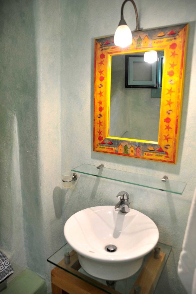 family-suite-medusa-resort-bathroom-area-686x1024