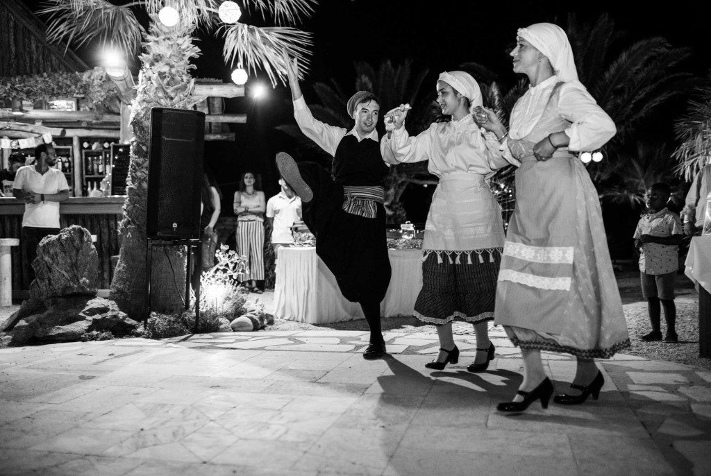 weddings-and-events-medusa-resort-traditional-dance-1024x686