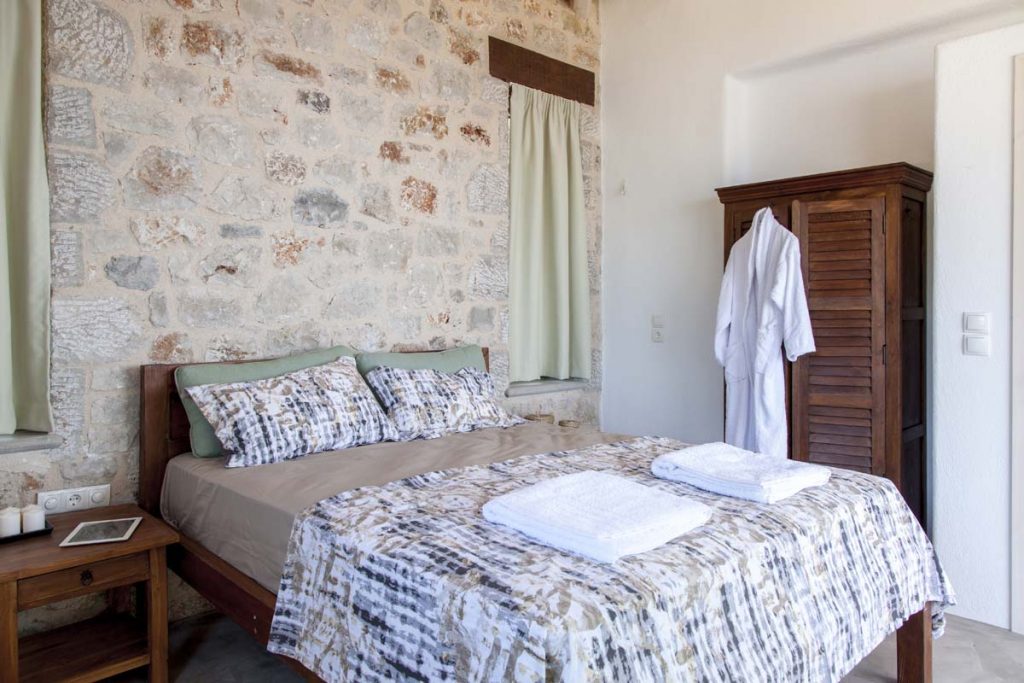 2o kouti katw apo header